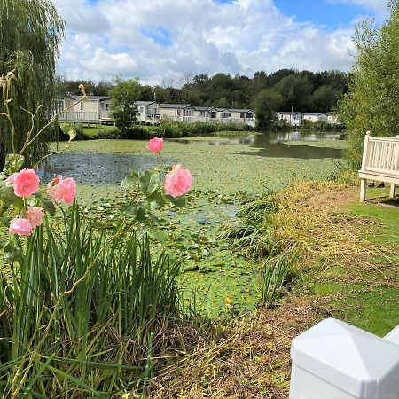 Villa Lilly Pad à South Cerney Extérieur photo